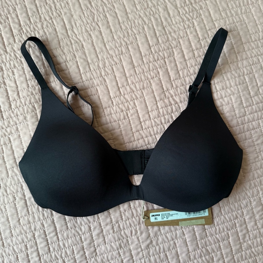 SKIMS Wireless Form Super Push Up Bra Onyx 32B NWT